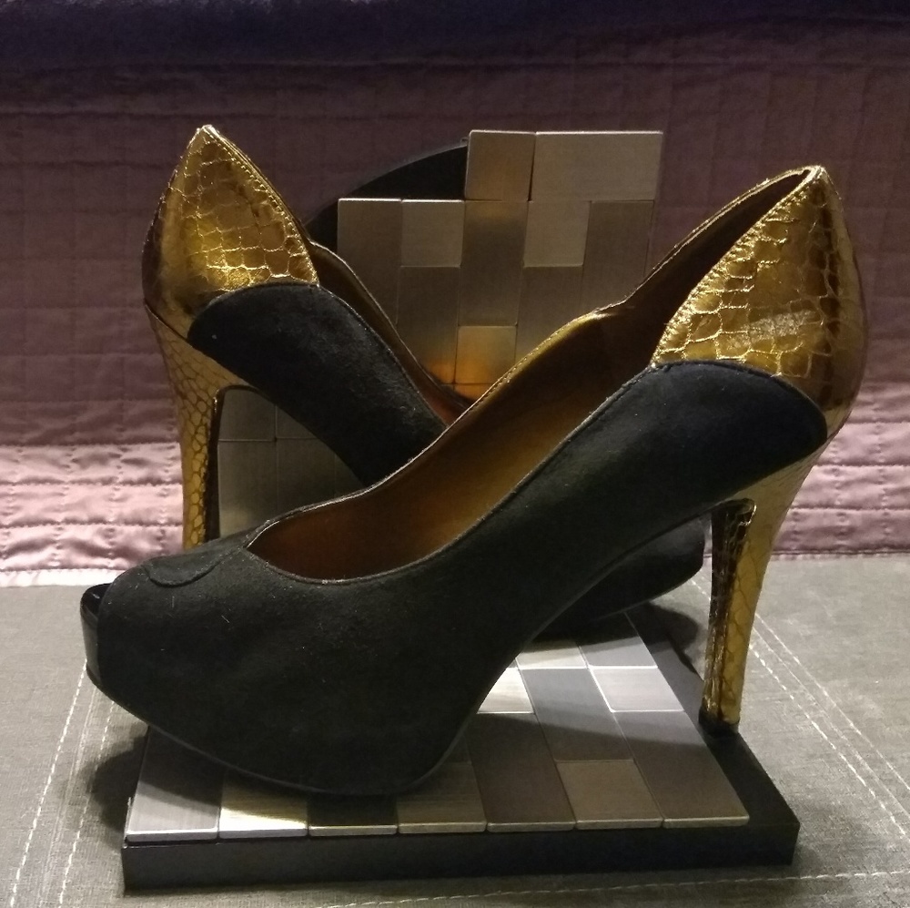 Black & Gold  Guess Heels